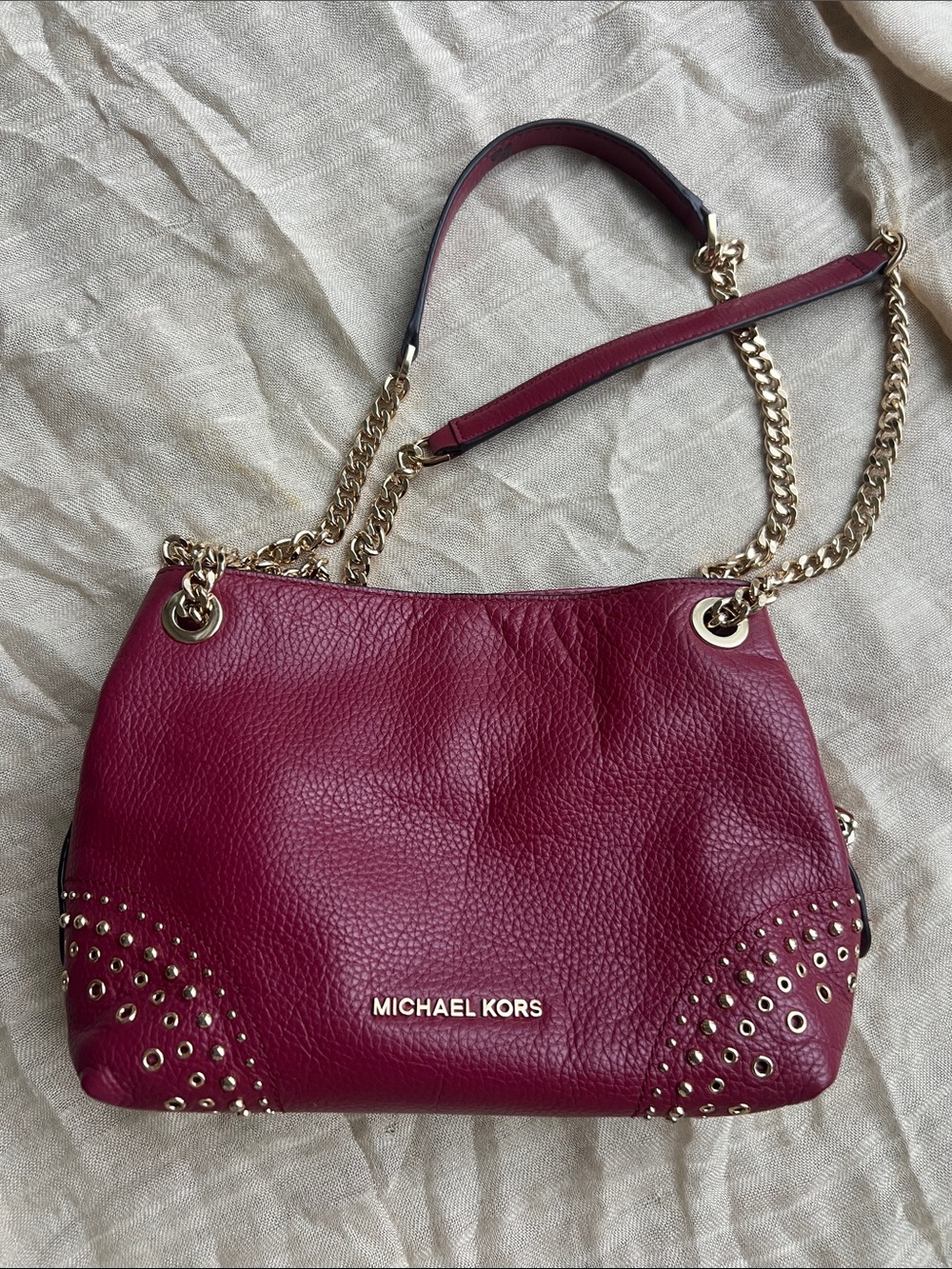 MICHAEL KORS Pebbled Burgundy Leather Shoulder Bag with Gold Chain